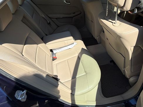 Used 2012 Mercedes-Benz E 350 4MATIC Sedan image 8