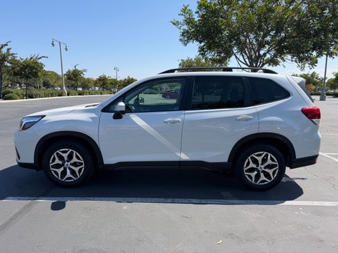 Used 2020 Subaru Forester Premium AWD/4WD image 10