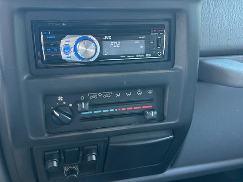 Used 1998 Jeep Wrangler SE image 18