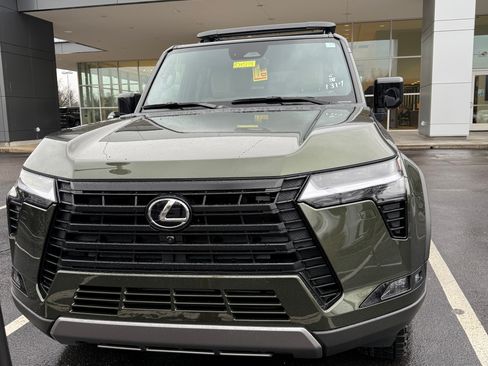 Used 2024 Lexus GX 550 AWD/4WD image 11