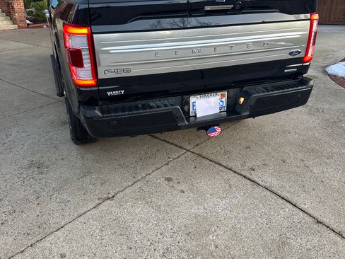 Used 2022 Ford F150 Limited image 2