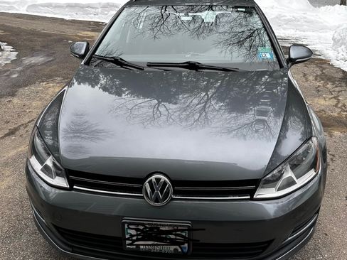 Used 2016 Volkswagen Golf S image 2