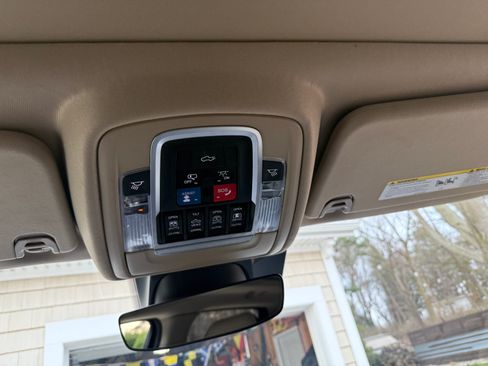 Used 2019 RAM 1500 Limited image 11