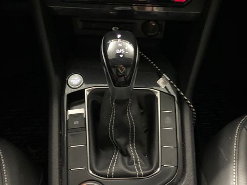 Used 2022 Volkswagen Tiguan SE image 16