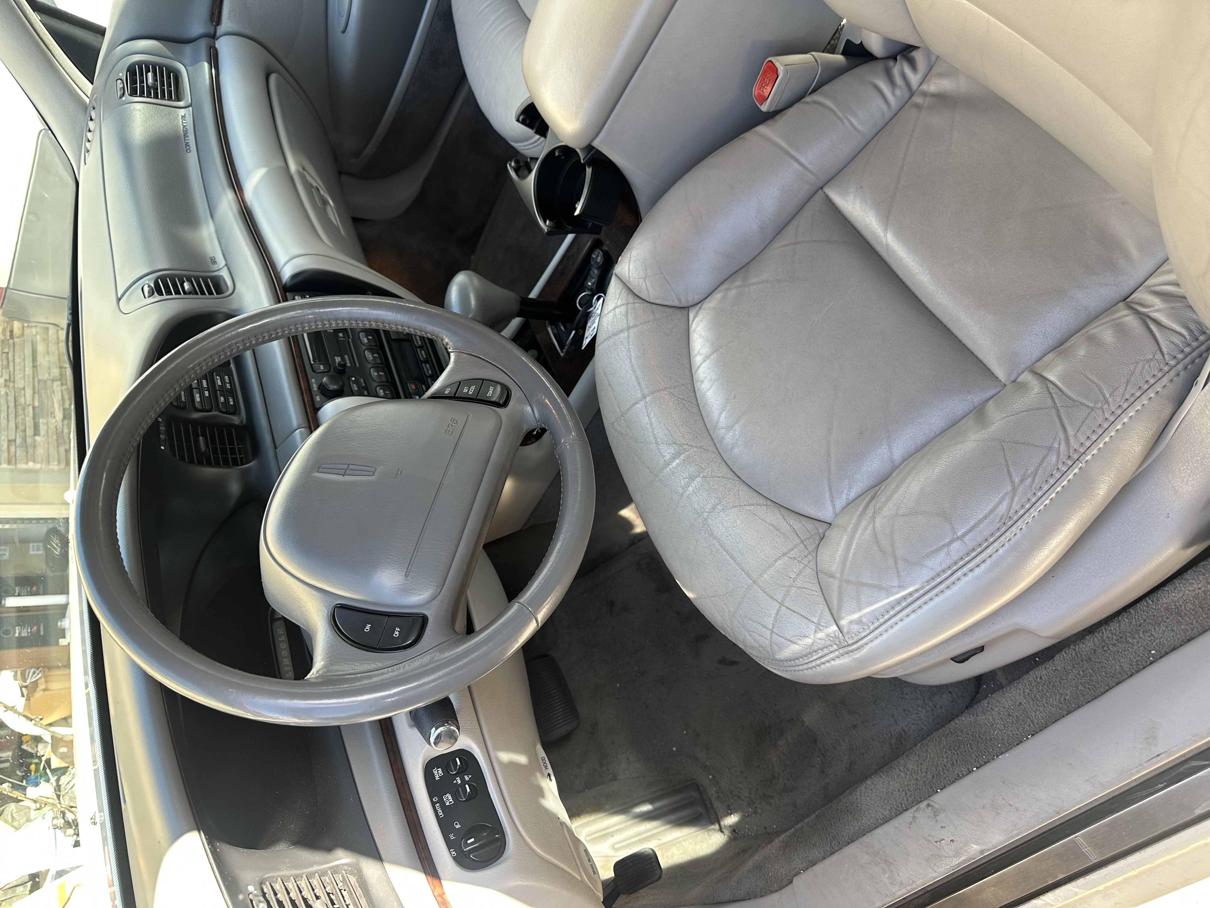 Used 1997 Lincoln Continental FWD image 6