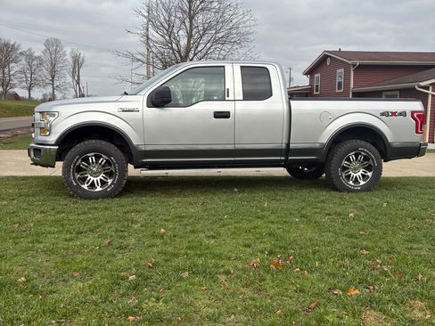 Used 2015 Ford F150 XLT w/ Trailer Tow Package image 16