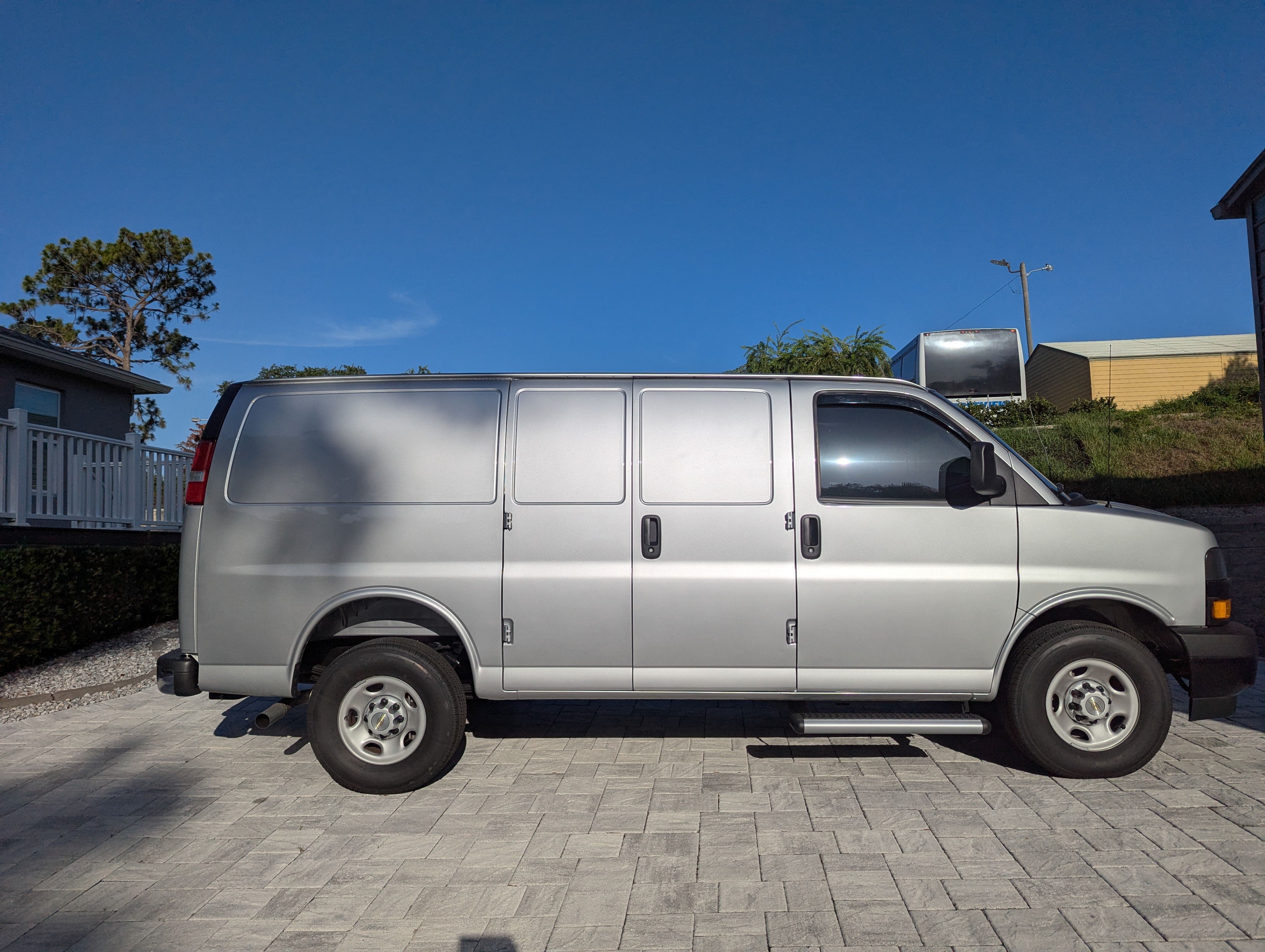 Used 2025 Chevrolet Express 2500 w/ Driver Convenience Package RWD image 9