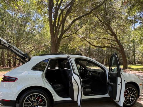 Used 2015 Porsche Macan S AWD/4WD image 6
