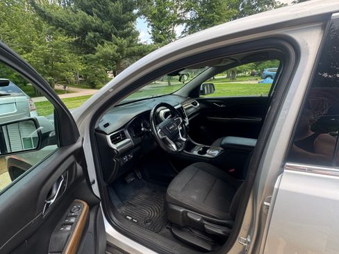 Used 2020 GMC Acadia SLE FWD image 13