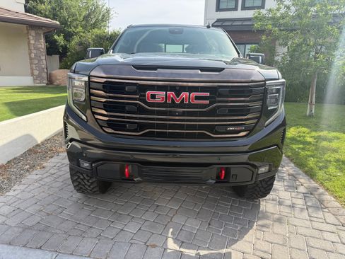Used 2022 GMC Sierra 1500 AT4X image 2