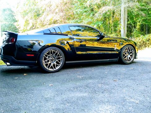 Used 2012 Ford Mustang Shelby GT500 w/ SVT Performance Pkg image 12