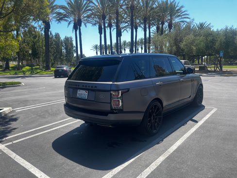 Used 2018 Land Rover Range Rover Long Wheelbase Autobiography image 8