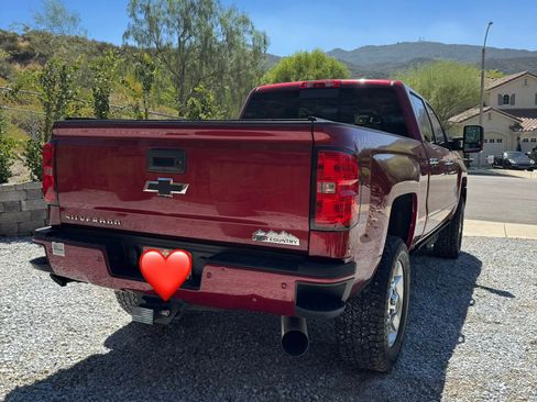 Used 2019 Chevrolet Silverado 2500 High Country w/ Duramax Plus Package AWD/4WD image 5