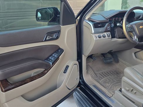 Used 2018 Chevrolet Tahoe LT image 14