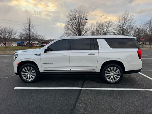 Used 2023 GMC Yukon XL Denali w/ Denali Reserve Package image 1