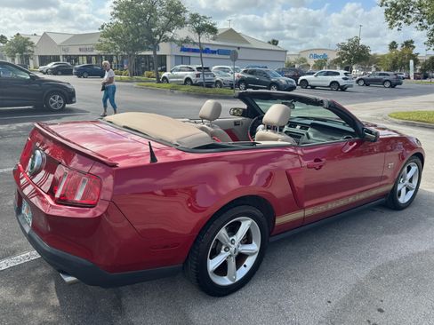 Used 2010 Ford Mustang GT image 12