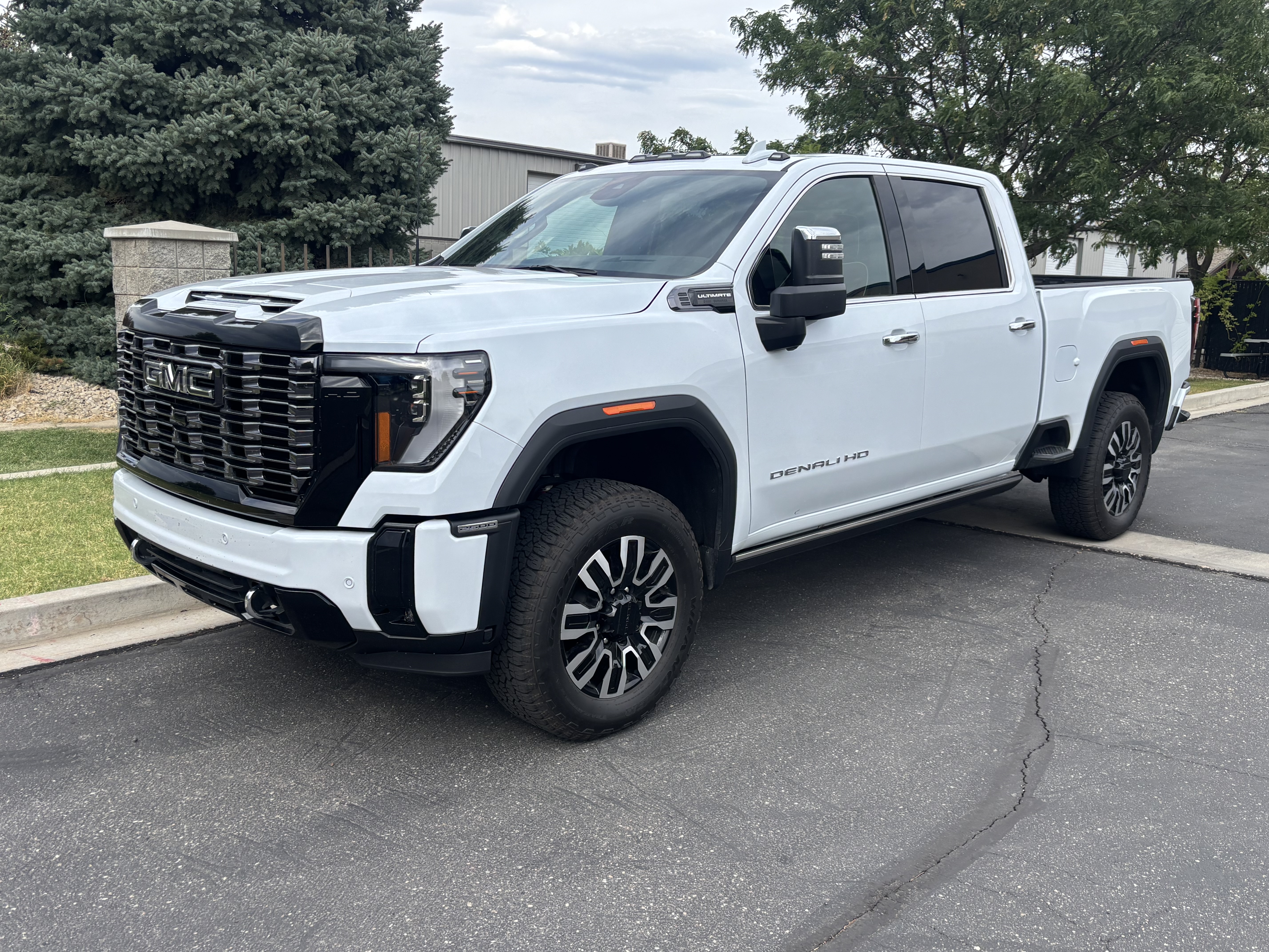 Used 2026 GMC Sierra 2500 Denali Ultimate w/ Max Trailering Package AWD/4WD image 1