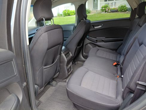 Used 2017 Ford Edge SE AWD/4WD image 2