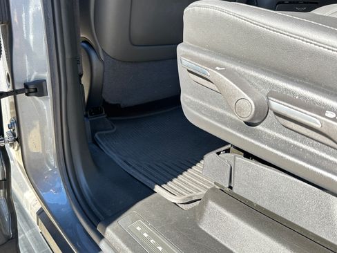 Used 2022 Cadillac Escalade Luxury w/ LPO, Illumination Package image 19