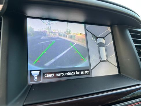 Used 2016 Nissan Pathfinder SL w/ SL Tech Package FWD image 24