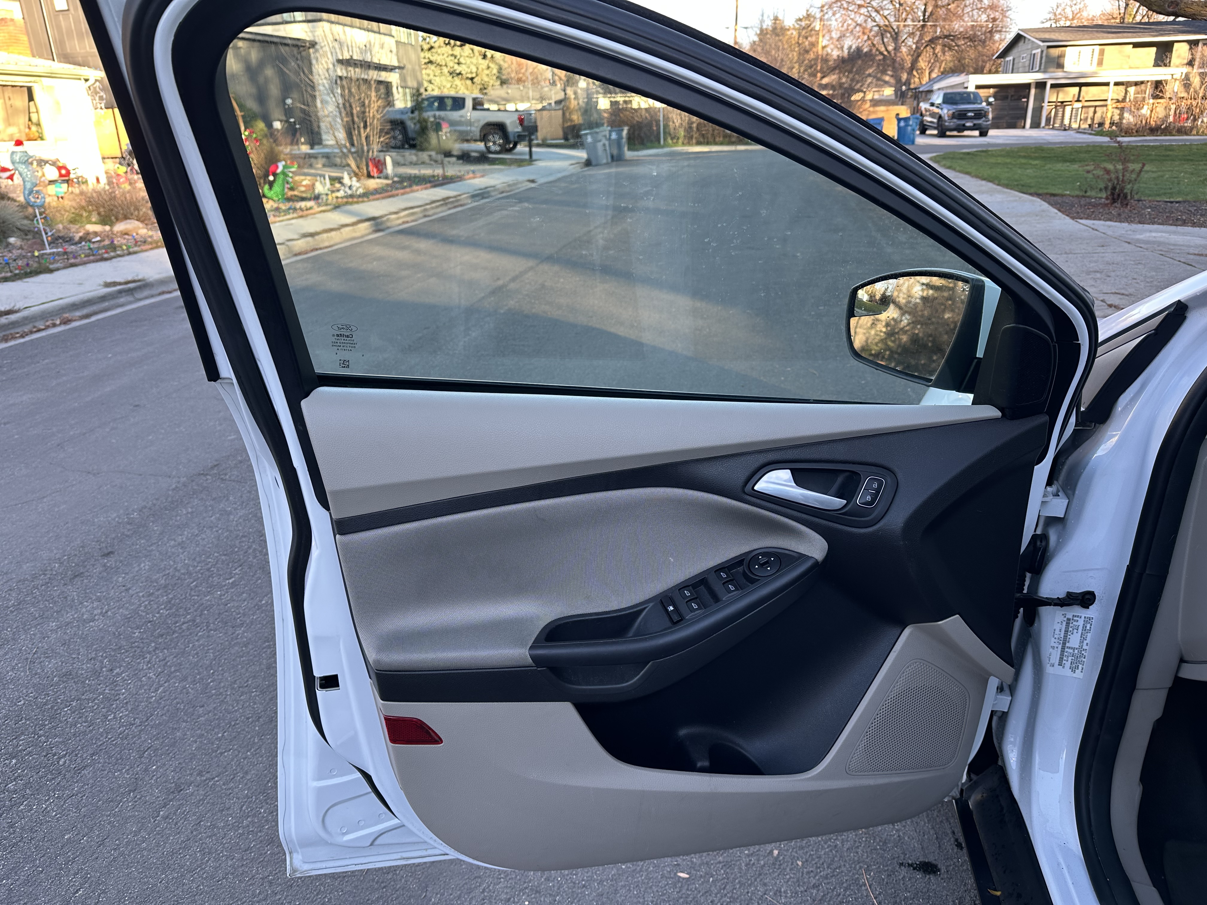 Used 2015 Ford Focus SE FWD image 10