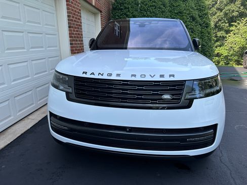 Used 2022 Land Rover Range Rover SE AWD/4WD image 4