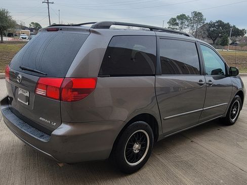 Used 2004 Toyota Sienna LE image 9