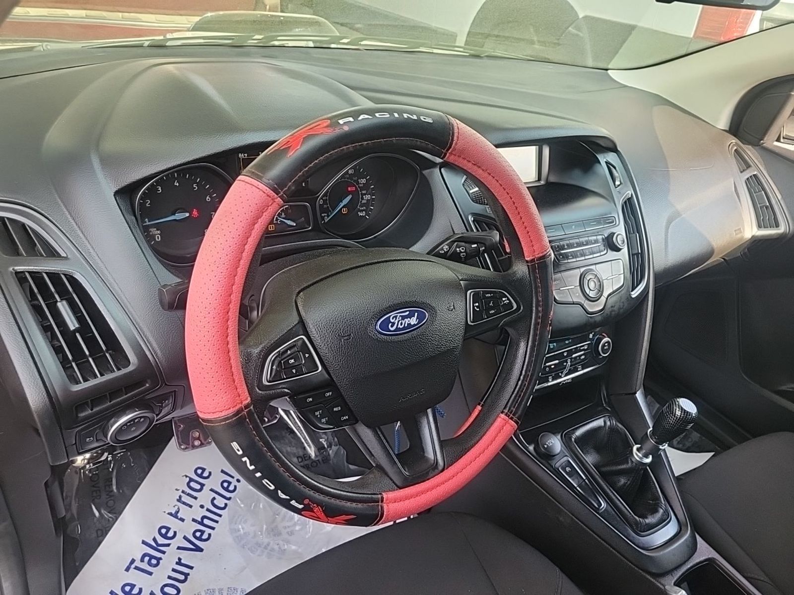 Used 2018 Ford Focus SE FWD image 6