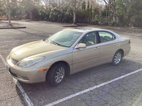 Used 2002 Lexus ES 330 image 4