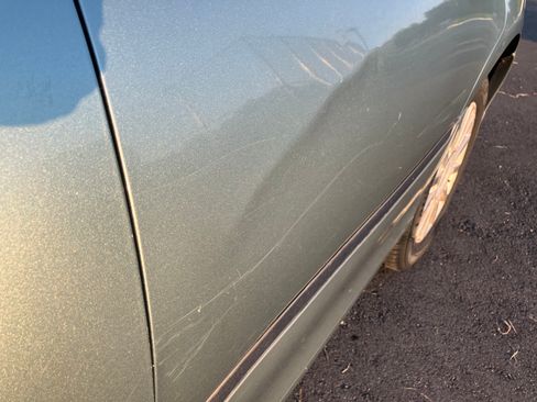 Used 2006 Lincoln Town Car Signature image 11