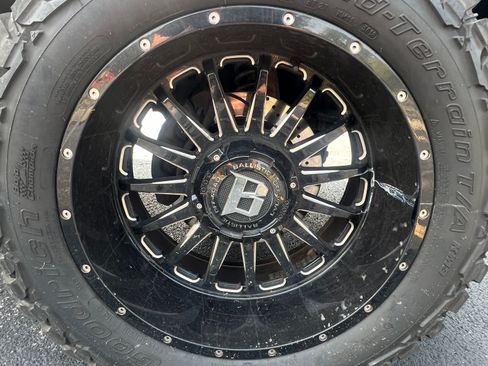 Used 2011 RAM 1500 Laramie image 19