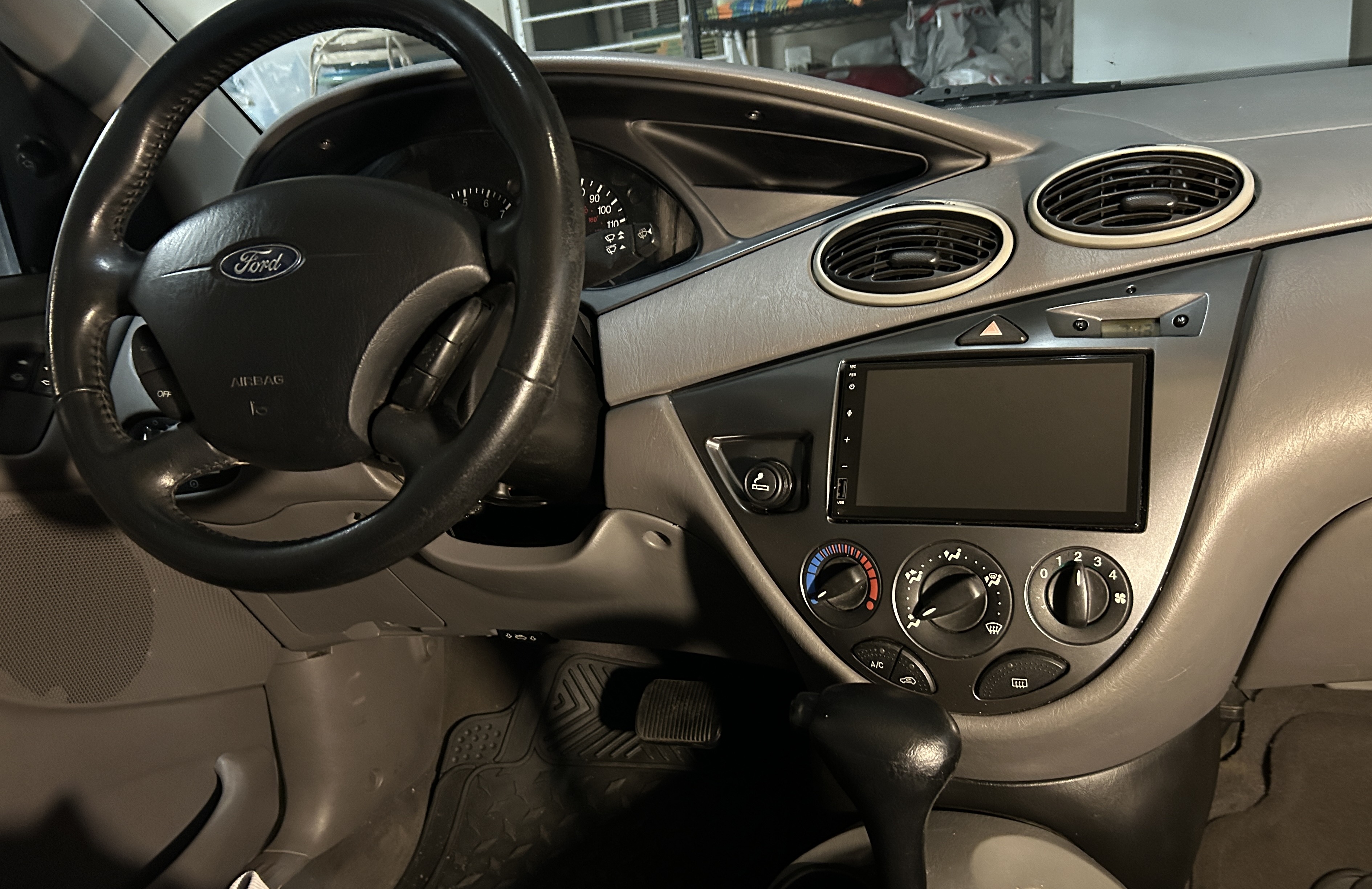 Used 2004 Ford Focus ZX3 Hatchback FWD image 12