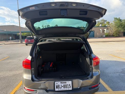 Used 2013 Volkswagen Tiguan SEL image 11