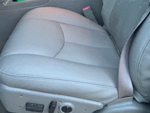 Used 2006 GMC Sierra 2500 W/T w/ Skid Plate Package image 17