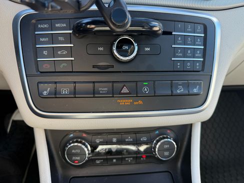 Used 2017 Mercedes-Benz GLA 250 4MATIC image 26