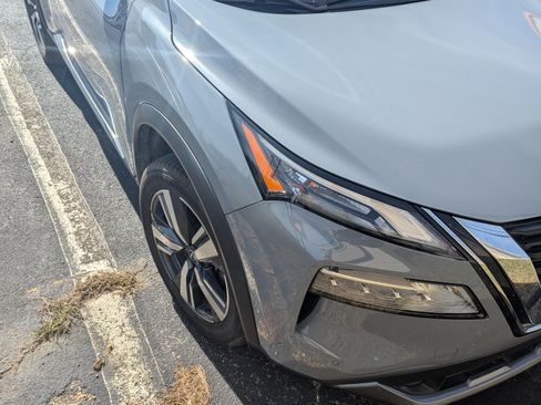 Used 2023 Nissan Rogue SL w/ SL Premium Package image 4