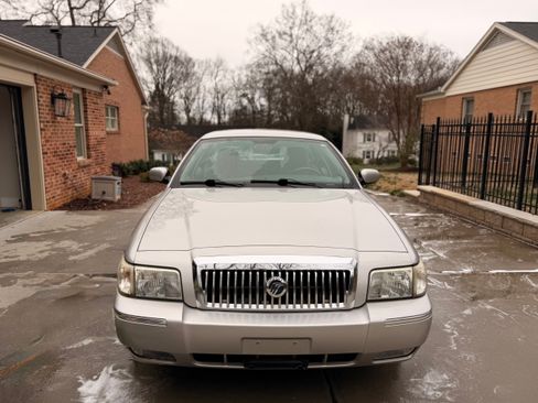 Used 2006 Mercury Grand Marquis LS image 2