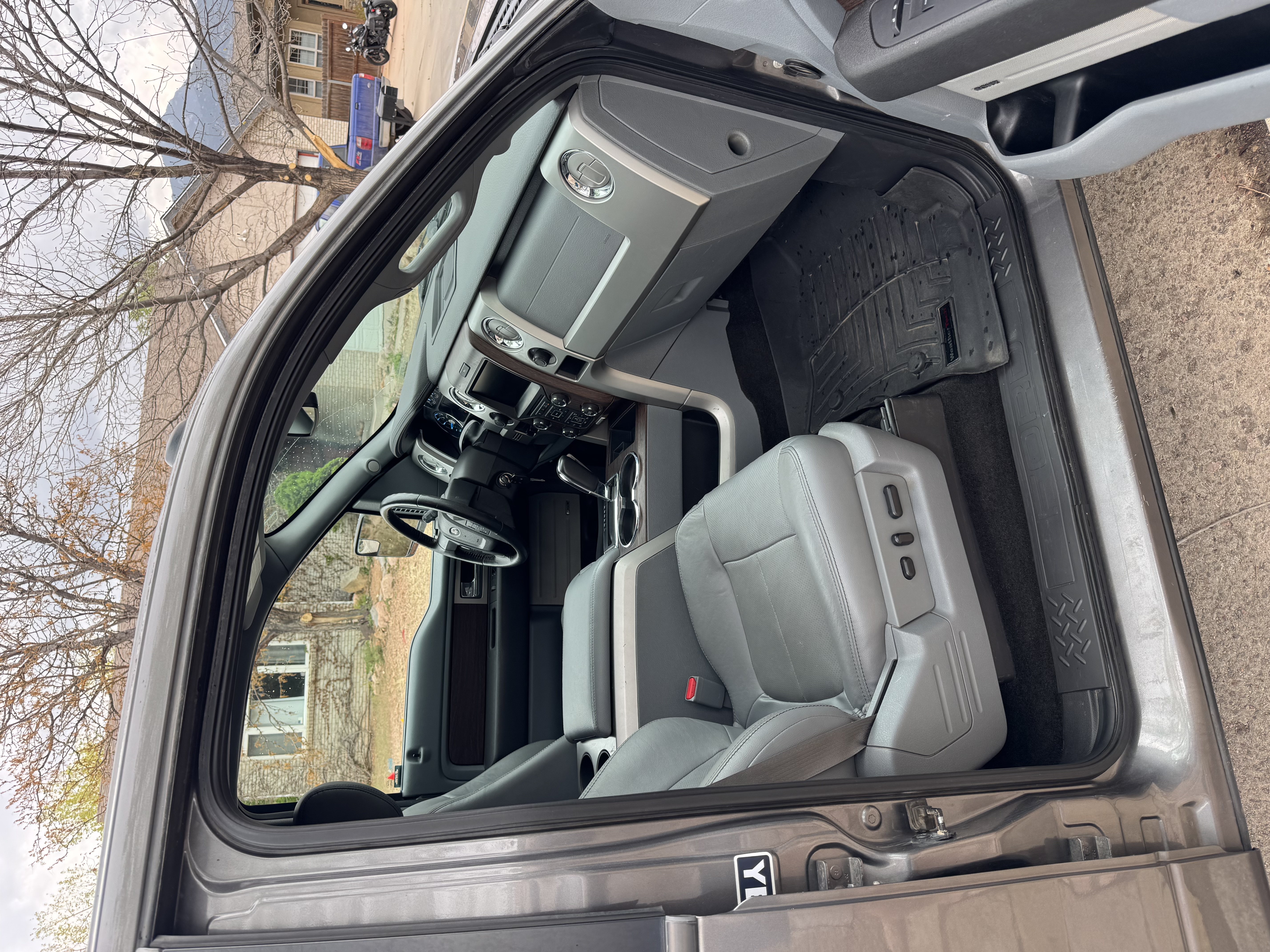 Used 2014 Ford F150 Lariat w/ Equipment Group 502A Luxury AWD/4WD image 14