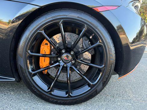 Used 2018 McLaren 570S Spider RWD image 13