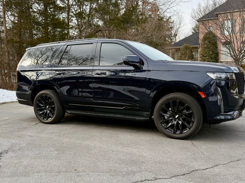 Used 2023 Cadillac Escalade Sport Platinum image 5