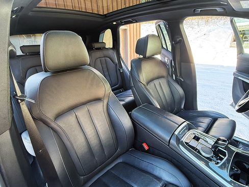 Used 2022 BMW X5 M50i w/ Premium Package image 6