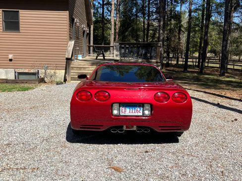 Used 2002 Chevrolet Corvette Coupe w/ Preferred Equipment Group2 image 6