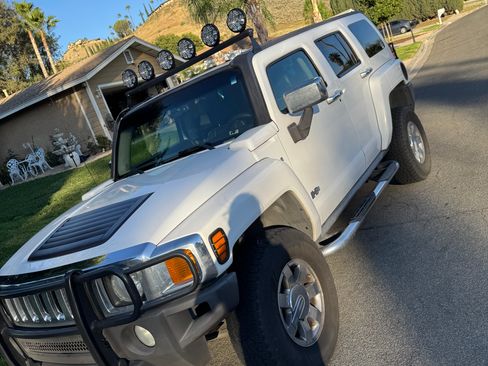 Used 2007 HUMMER H3 AWD/4WD image 6