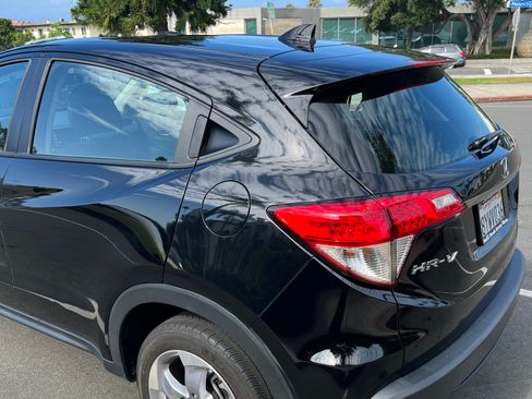 Used 2022 Honda HR-V LX image 12