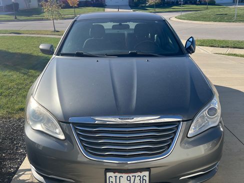 Used 2012 Chrysler 200 Touring image 2