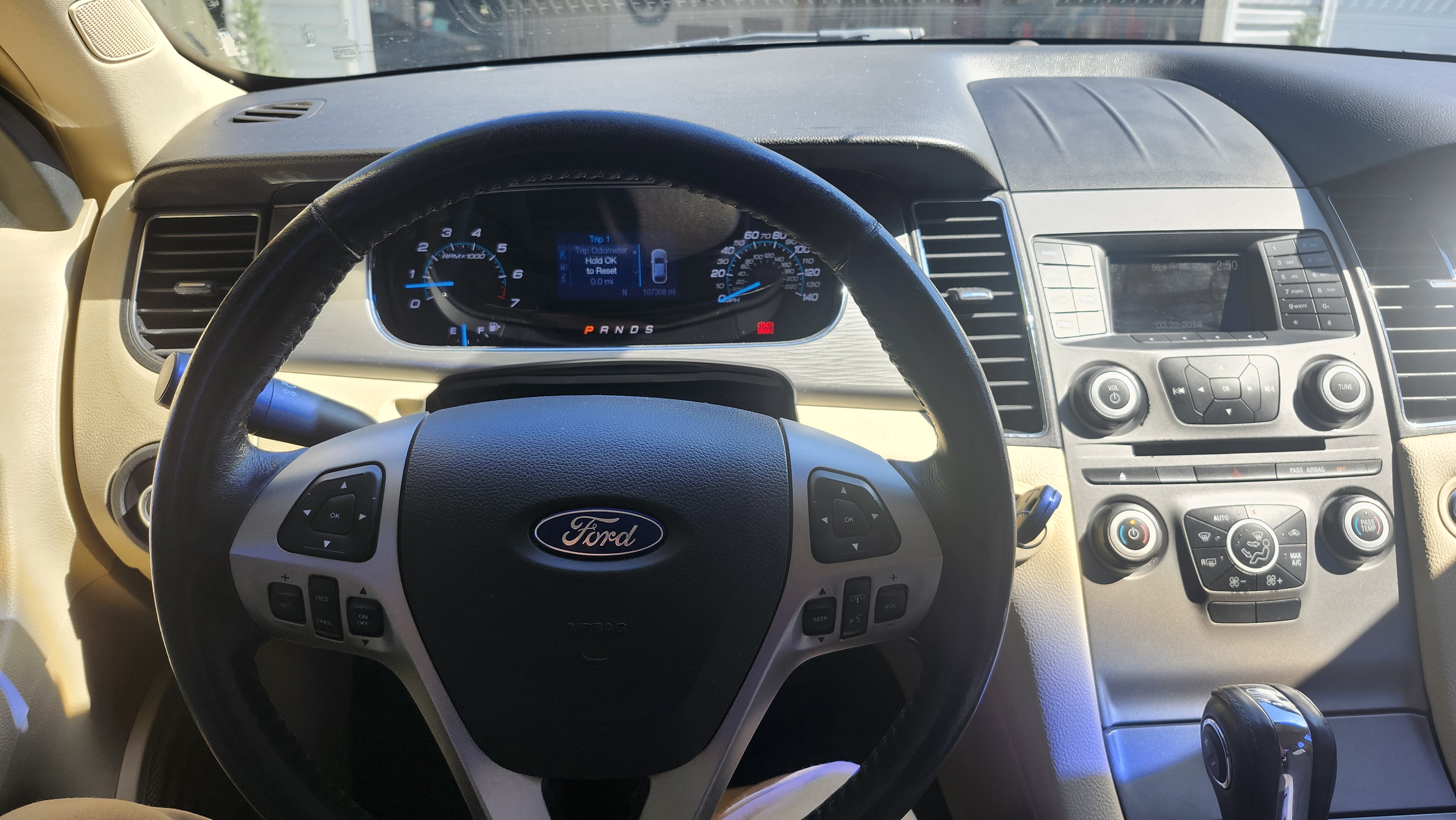 Used 2014 Ford Taurus SEL FWD image 16