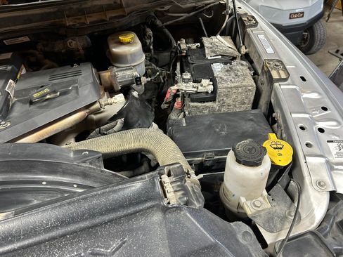 Used 2018 RAM 2500 Tradesman w/ Chrome Appearance Group image 17