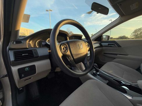 Used 2013 Honda Accord LX image 9