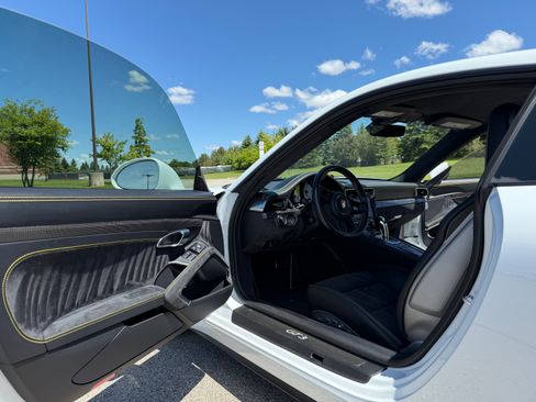 Used 2018 Porsche 911 GT3 image 20