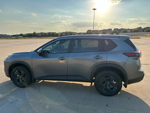 Used 2026 Nissan Rogue SV w/ Cold Weather Package FWD image 5